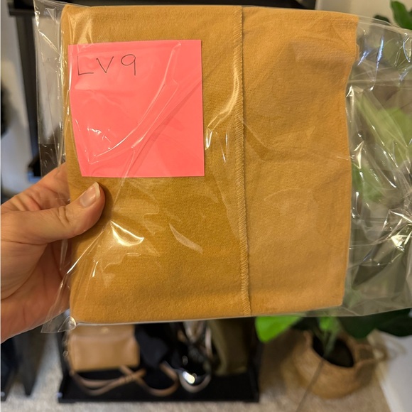 LOUIS VUITTON DUST BAG - Picture 4 of 4